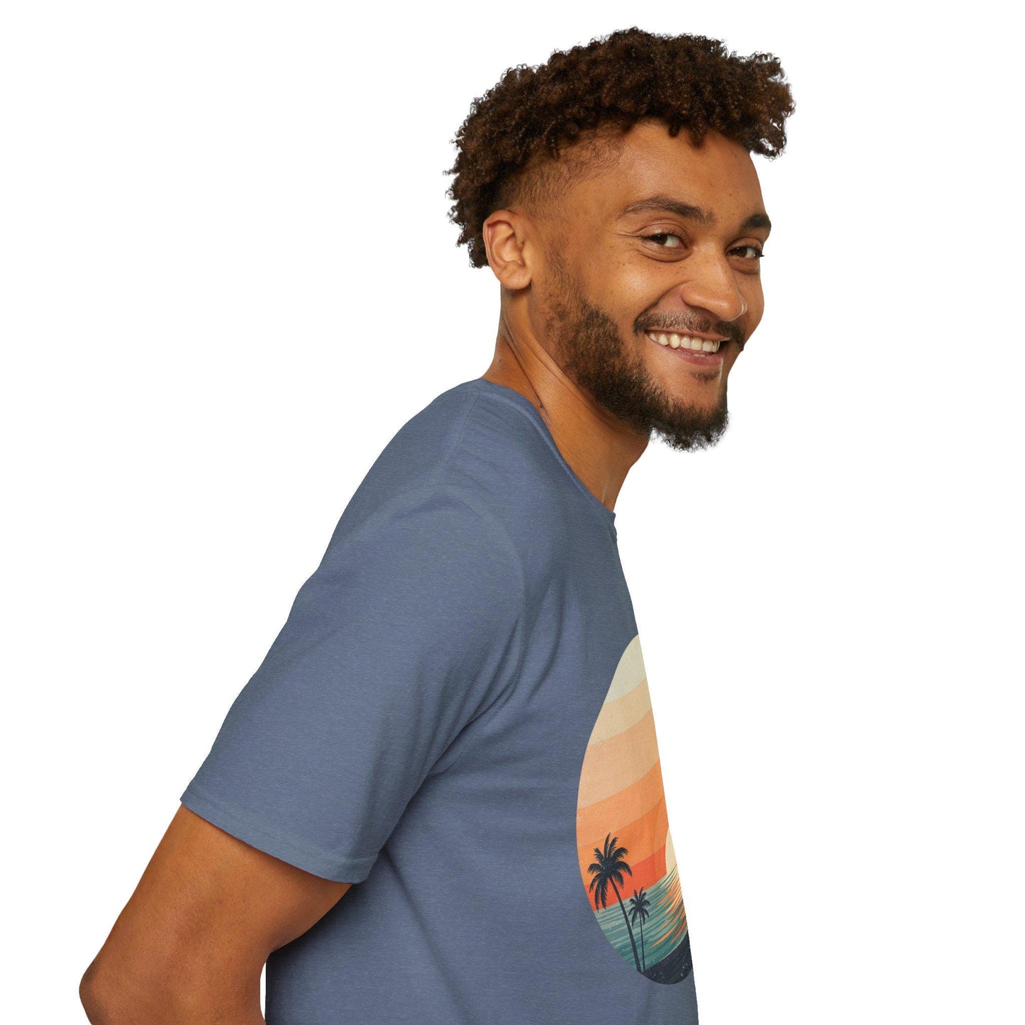 Vintage Ocean Sunset T-Shirt - Retro Beach Vibes Tee for Surfers & Summer Lovers