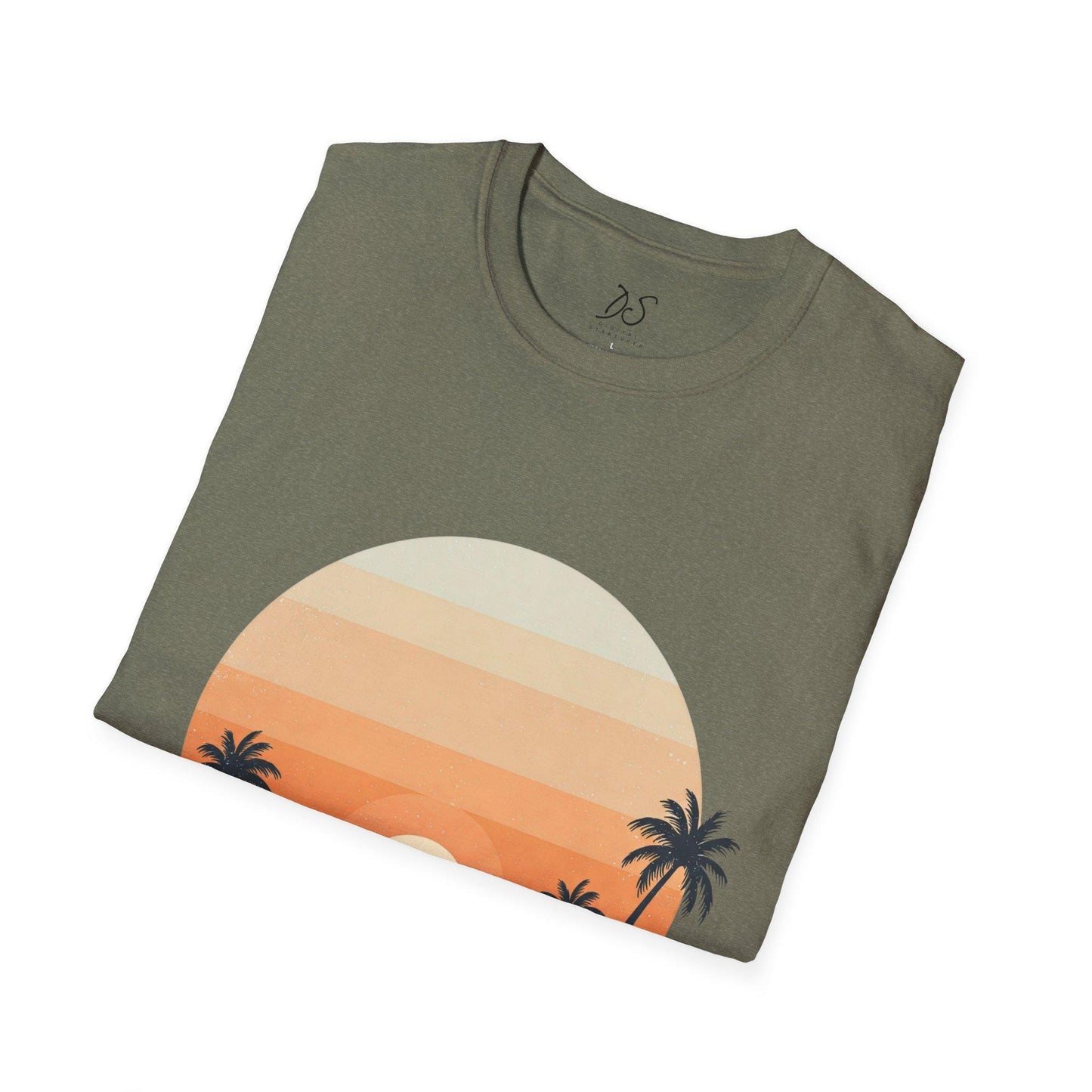 Vintage Ocean Sunset T-Shirt - Retro Beach Vibes Tee for Surfers & Summer Lovers